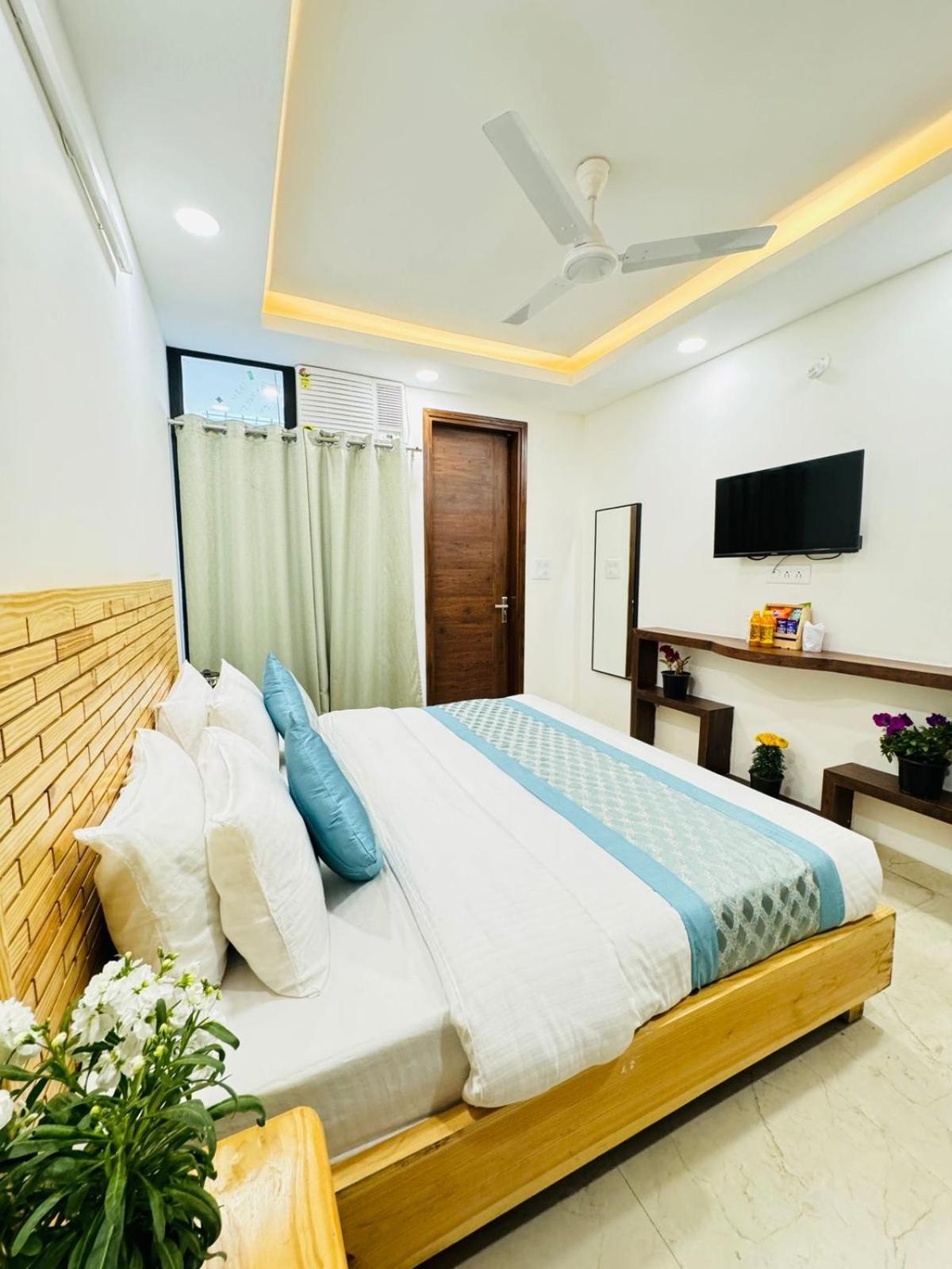 Hotel Ashram View Just 10 Minute Away Form Nizamuddin Railway Station New Delhi Exteriör bild