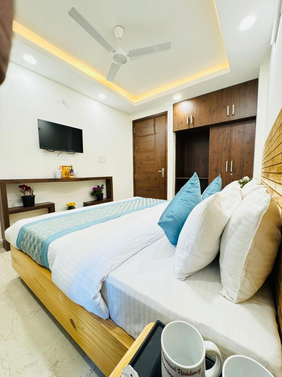 Hotel Ashram View Just 10 Minute Away Form Nizamuddin Railway Station New Delhi Exteriör bild