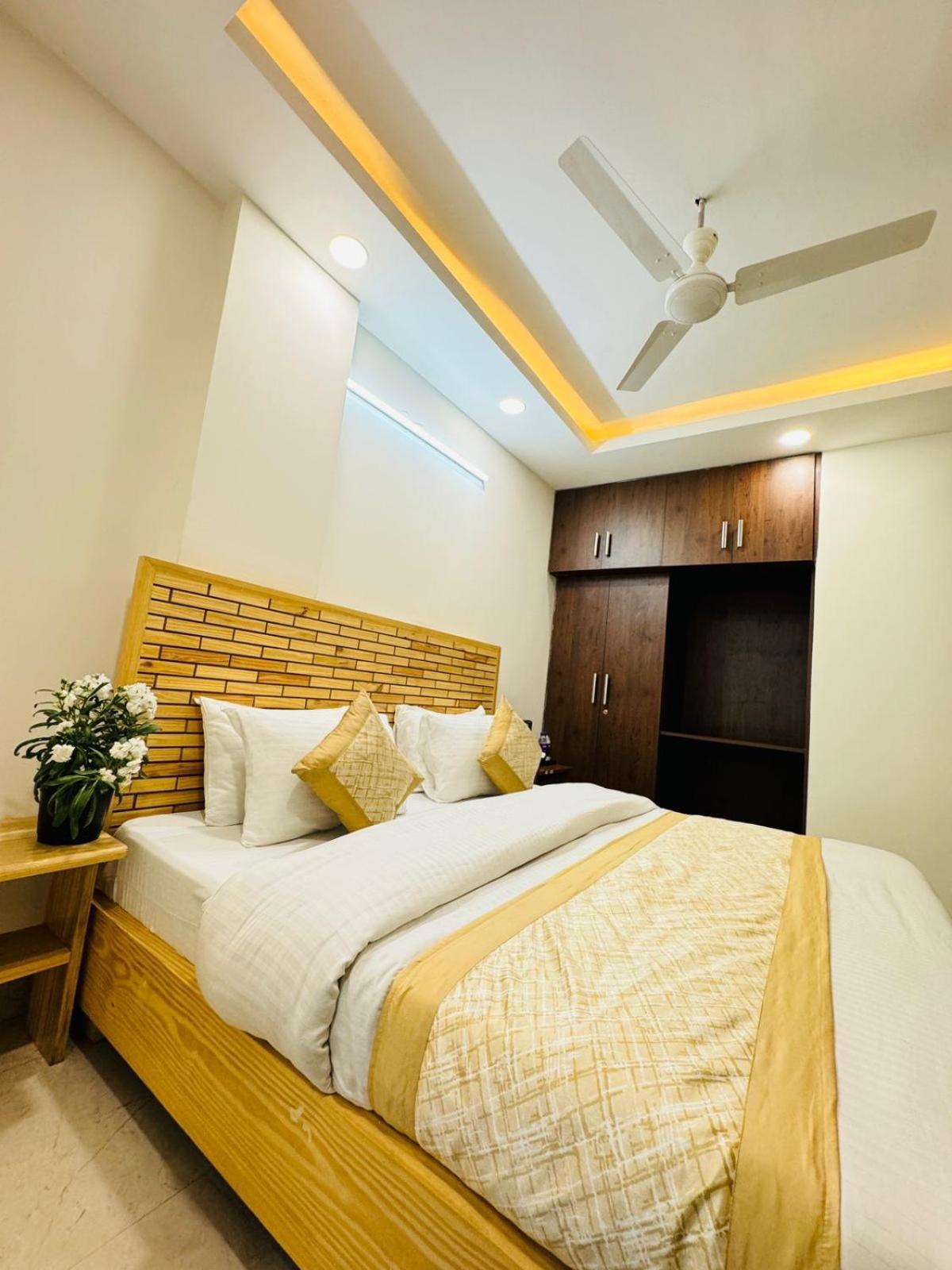 Hotel Ashram View Just 10 Minute Away Form Nizamuddin Railway Station New Delhi Exteriör bild